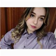 Profesora imparte clases de iniciación informática dirigidas a todas las edades